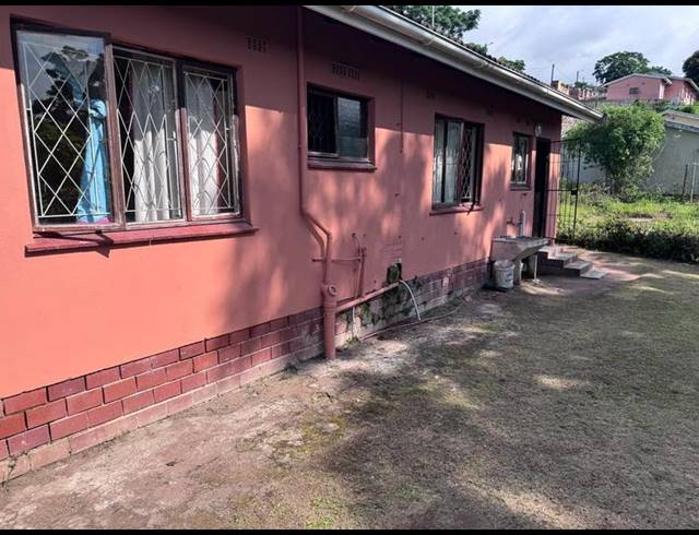 3 BEDROOM HOUSE FOR SALE IN KWANDENGEZI